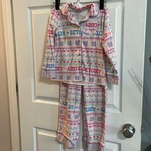 So girls, pajama set, two peas, size 5–6. Bundle and save or make offers!